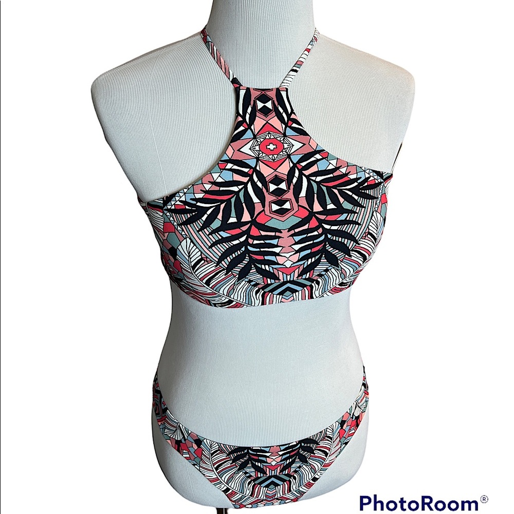 BillaBong Bikini TOP Wave Daze High Neck Strappy Sexy Sporty Cheap…